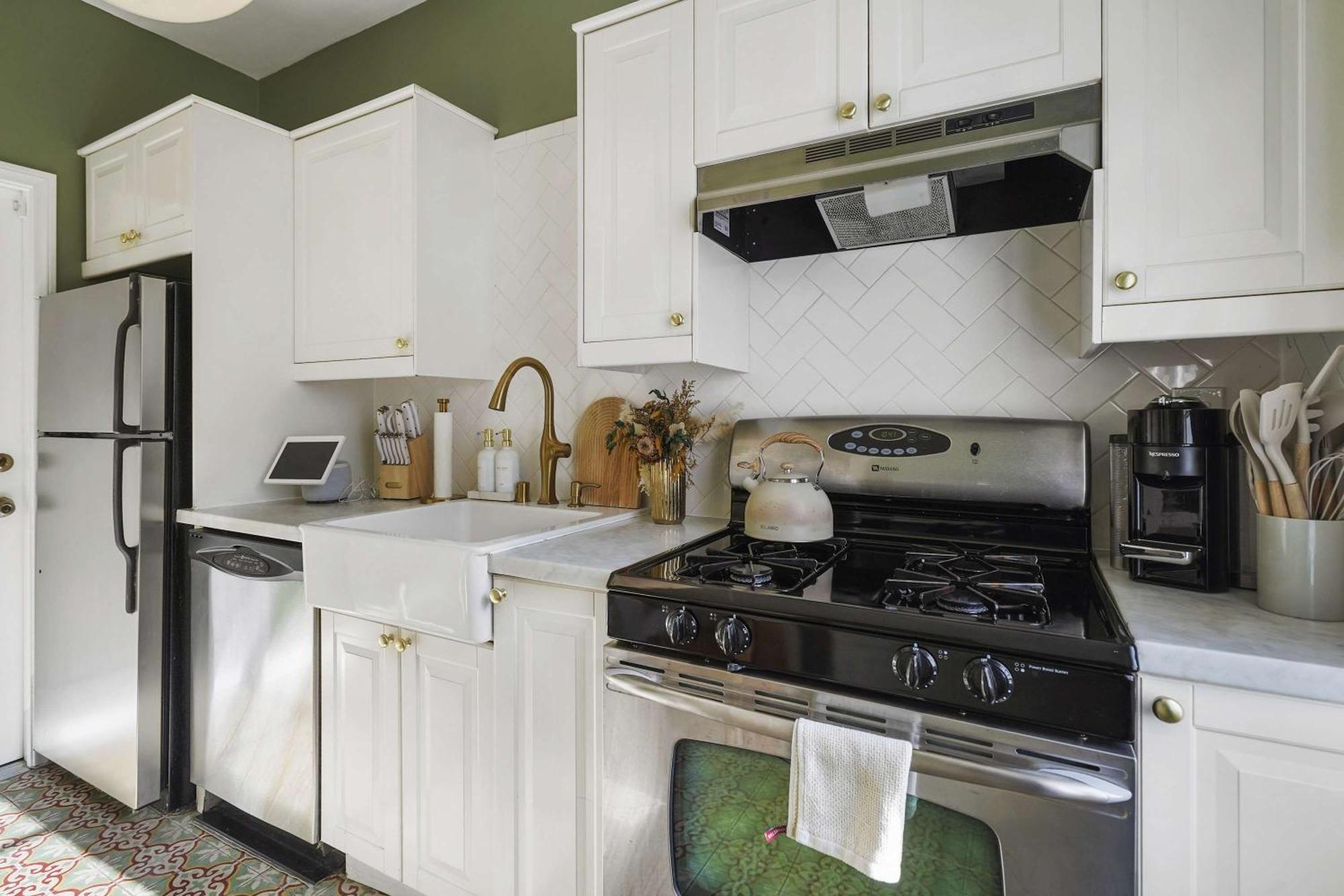 Stunning 1-bd Walk Laugh Factory Pendry